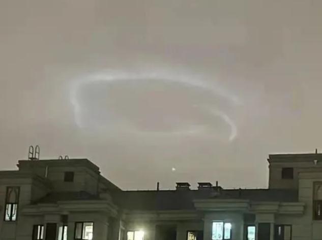 北京夜空X秘光圈-鸟l的灯?/></p><p style=