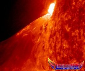 太阳再次发生一ơ大规模耀斑爆发（图）