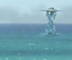 目击两名外星Z理UFO
