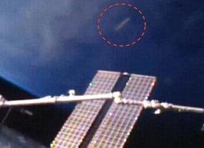 UFO掠过国际太空f？半透明呈雪茄状【视频