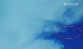国男子实拍飞机IZd变Ş成UFO